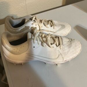 Nike White baseball Cleats